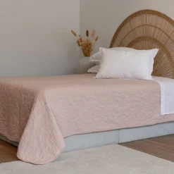 Edredones Y Colchas>Colcha rosa DAISY 220x240cm