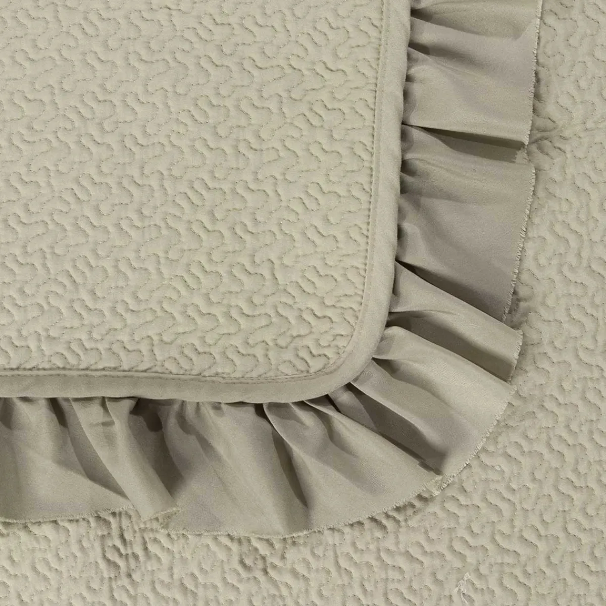 Edredones Y Colchas>Edredón verde menta con volante 220x240cm